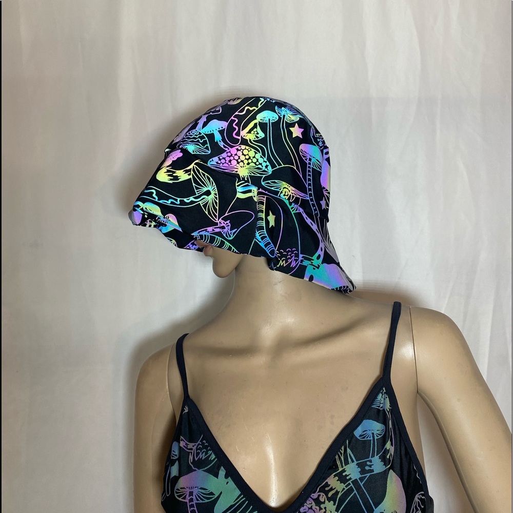 Rainbow Reflective mushroom bucket hat